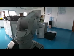 রেফ্রিজারেটরের দরজার স্থায়িত্ব পরীক্ষার জন্য রোবোটিক হাত - ক্রমাগত খোলা এবং বন্ধ